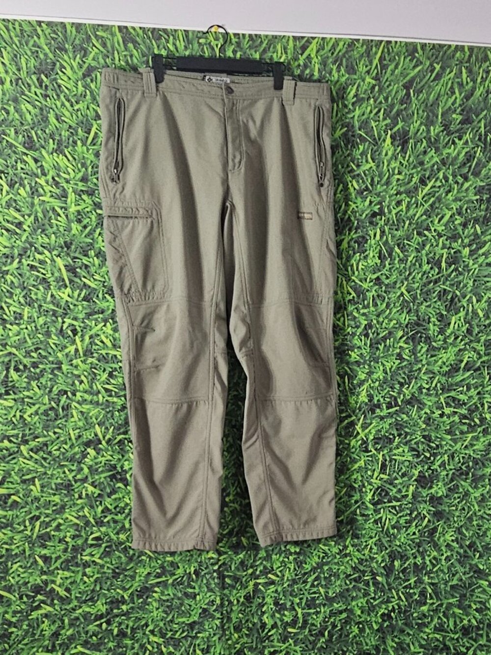 Mens Large Beige Omni Dry pants